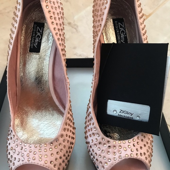 Sandals - Picture 4 of 5